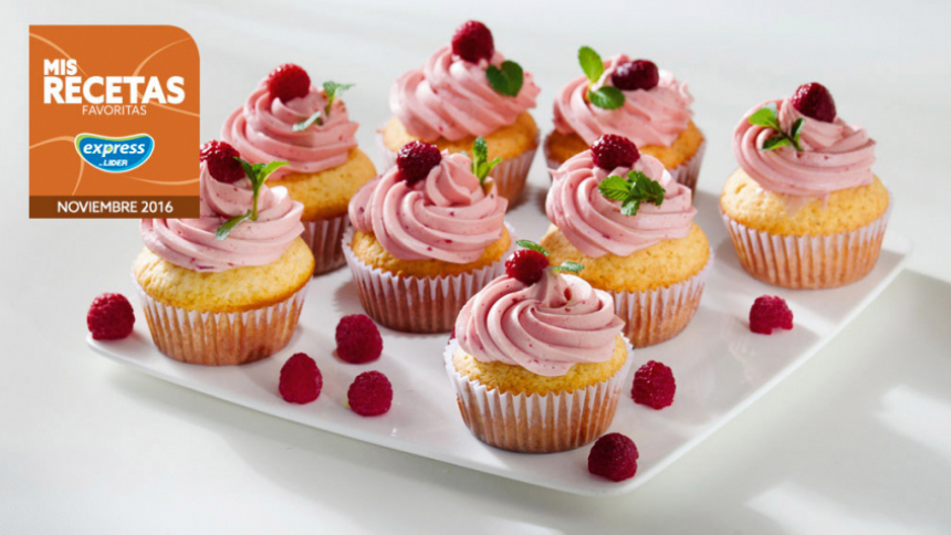 Cupcakes de vainilla con frosting de frambuesa - Recetas Lider